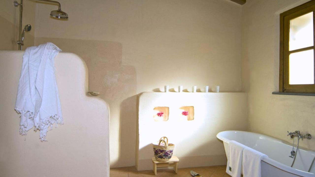 Hotel Podere Conti Filattiera Exteriör bild