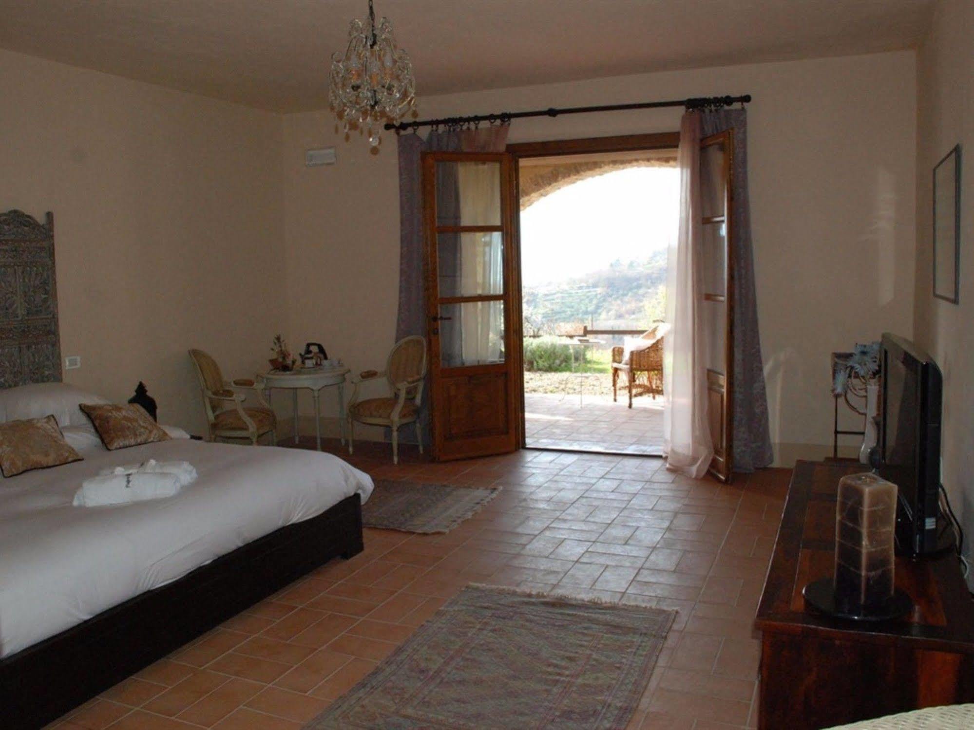 Hotel Podere Conti Filattiera Exteriör bild