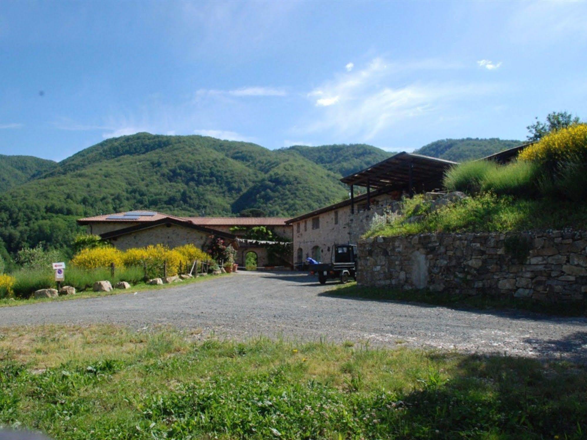 Hotel Podere Conti Filattiera Exteriör bild