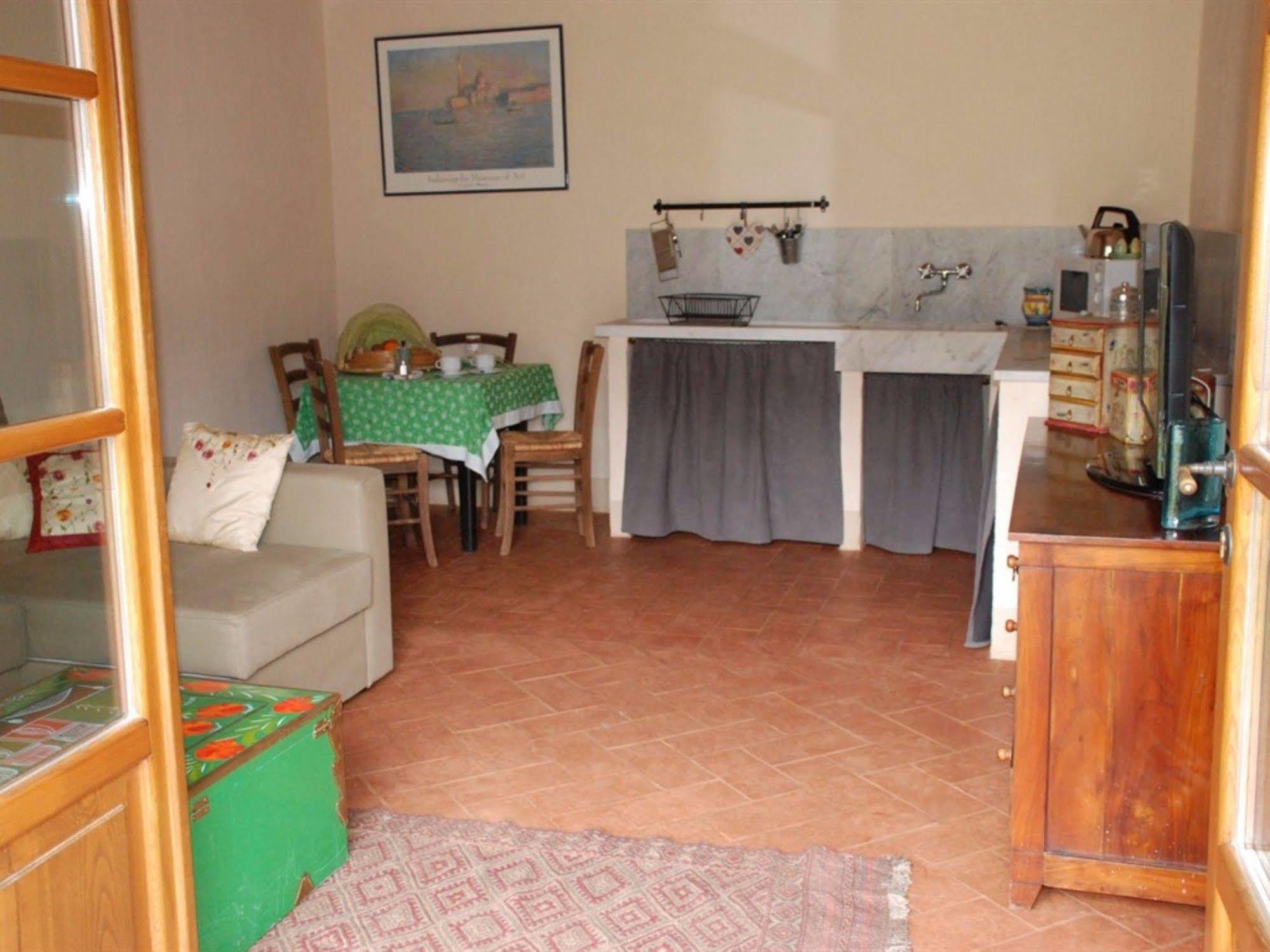 Hotel Podere Conti Filattiera Exteriör bild